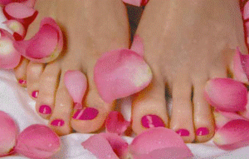 image002 image002 e1326848178170 Valentines Day DIY: Strawberry Peppermint Foot Scrub